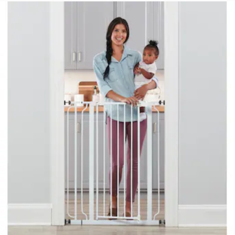 Regalo Retractable Baby Gate